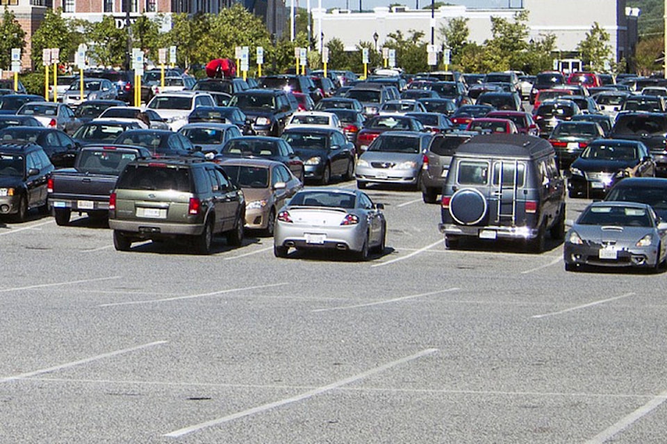 19586807_web1_parking-lot-684160_1920