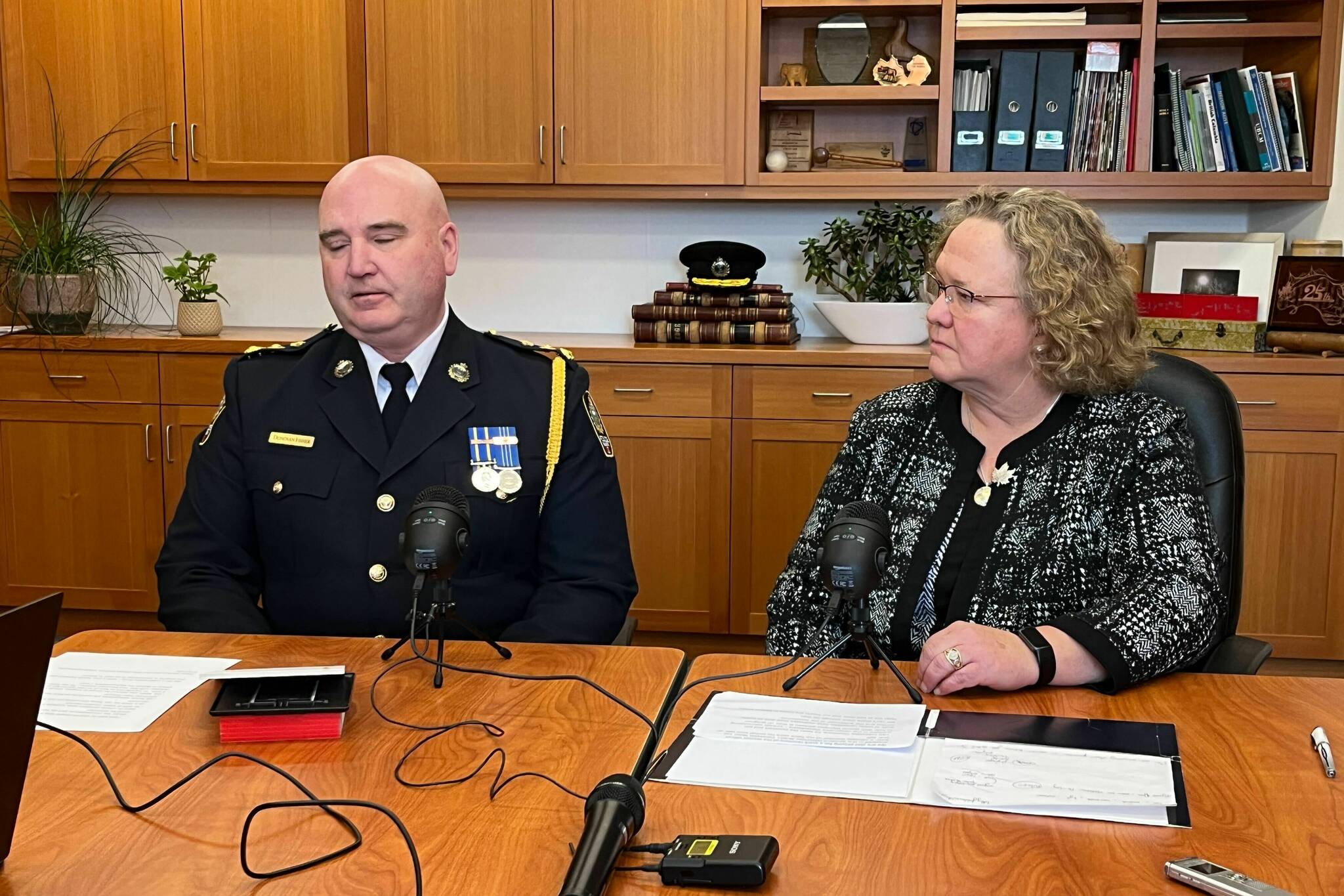 Nelson Police Chief Donovan Fisher and Mayor Janice Morrison at a news conference on Jan. 10, 2023, after an avalanche near Kaslo killed one officer and injured another. Photo: Tyler Harper