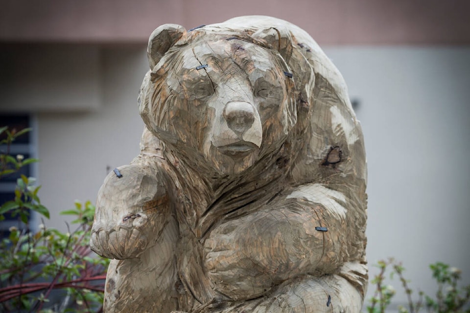 32954538_web1_230615-CAN-missing-sculpture-bear_1