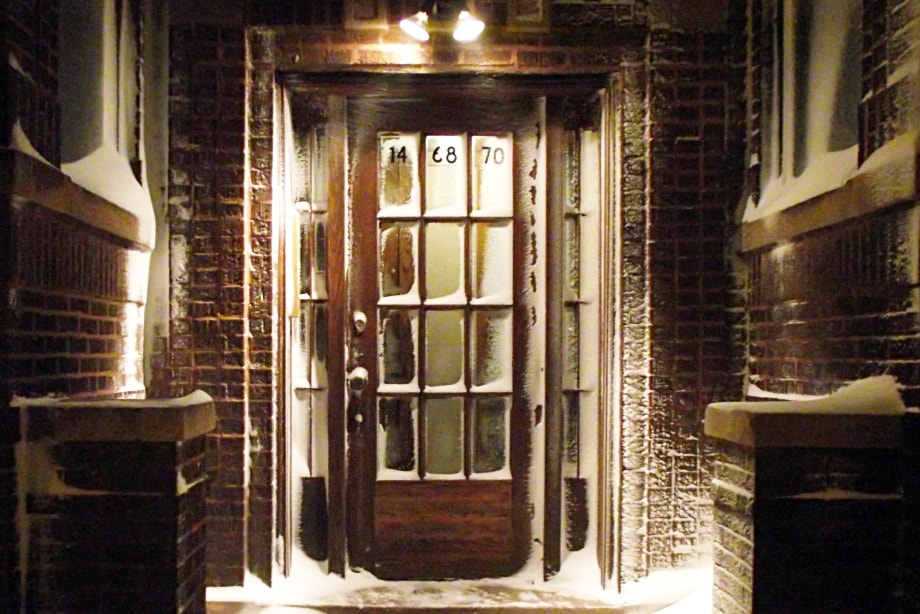 cold-door-pxhere