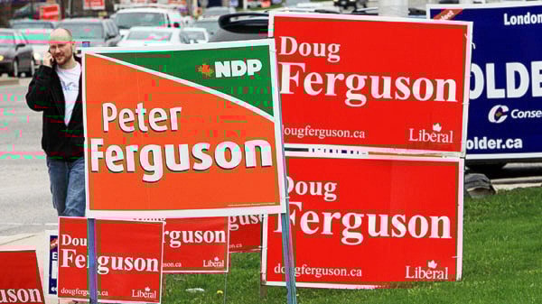 26830ashcroftElectionsignsDaveChidleyCP