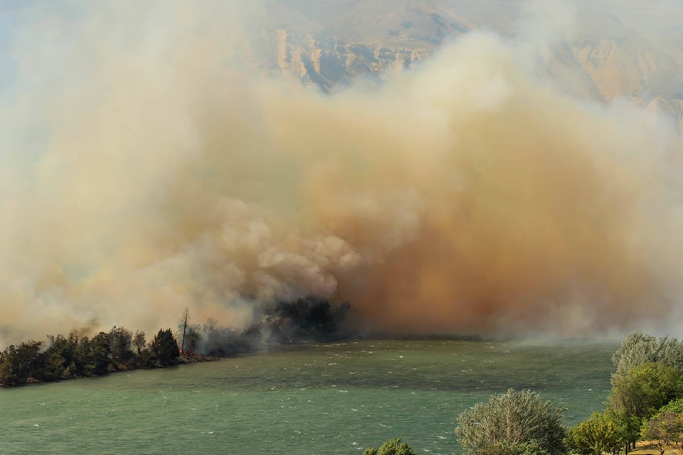 7753656_web1_170720-OMH-ashcroftriverfire_1