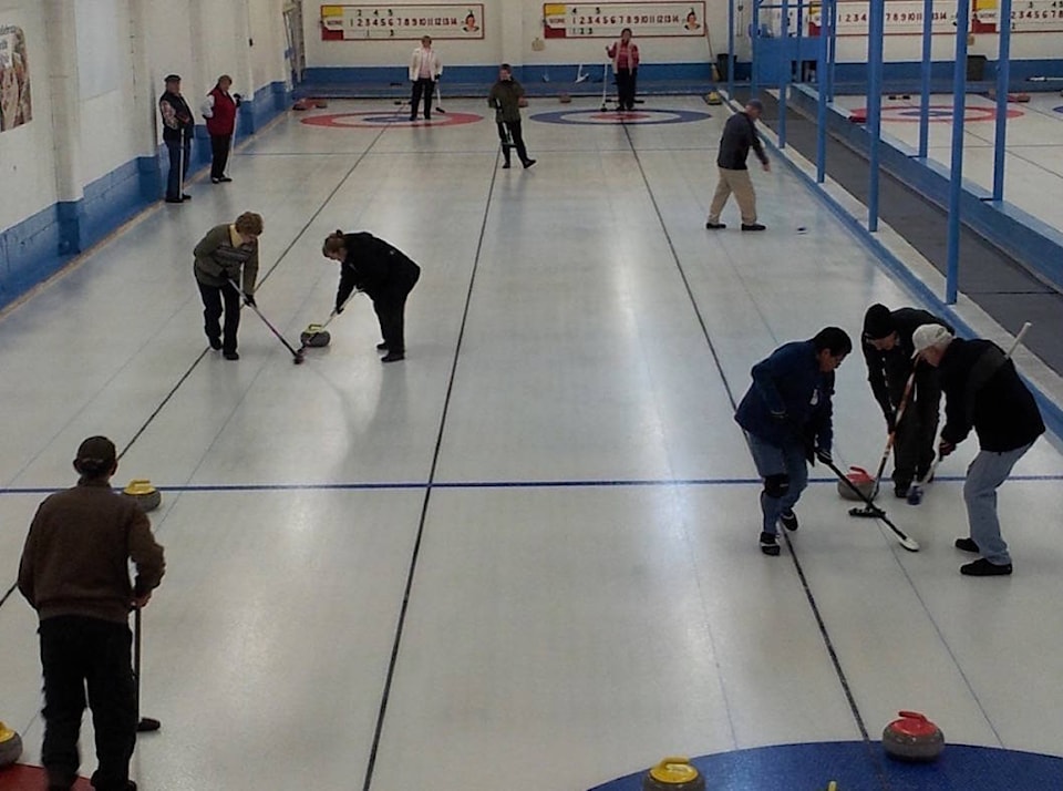 8822878_web1_171009-ACC-M-Curling-club