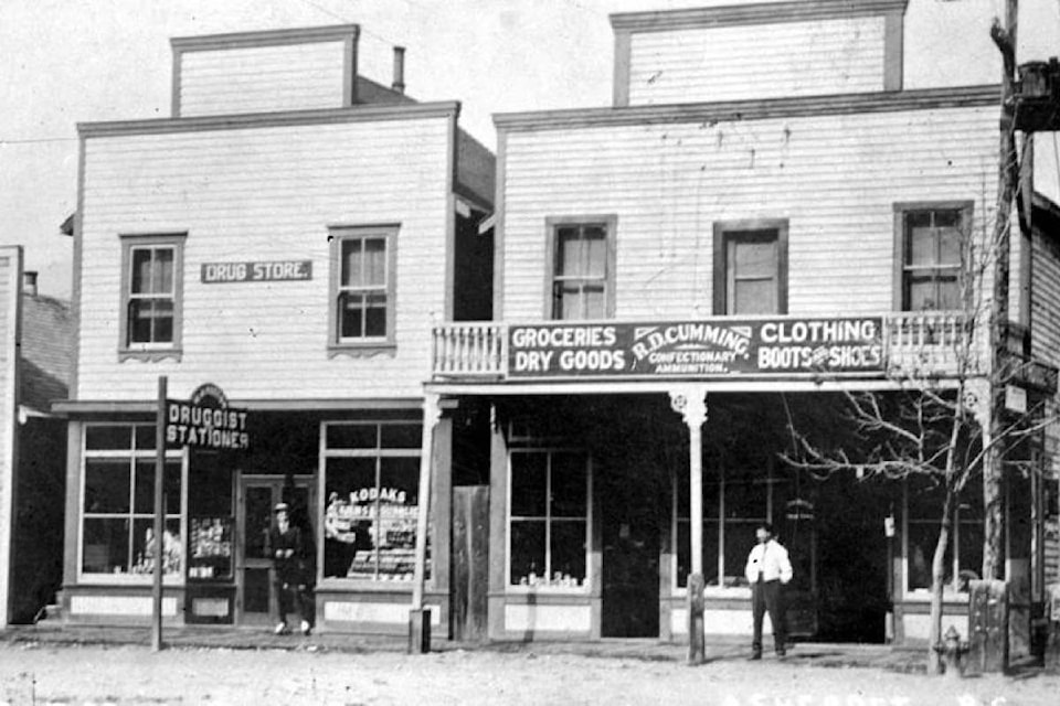 9340728_web1_171113-ACC-M-Clement-s-and-Cumming-s-stores