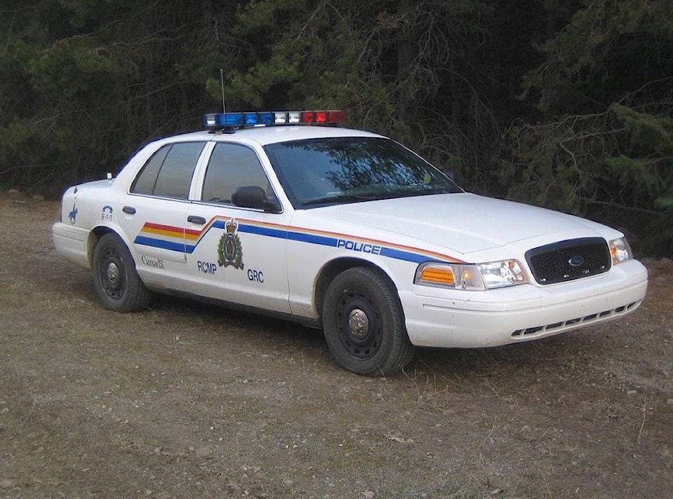 9445655_web1_171120-ACC-M-RCMP-car