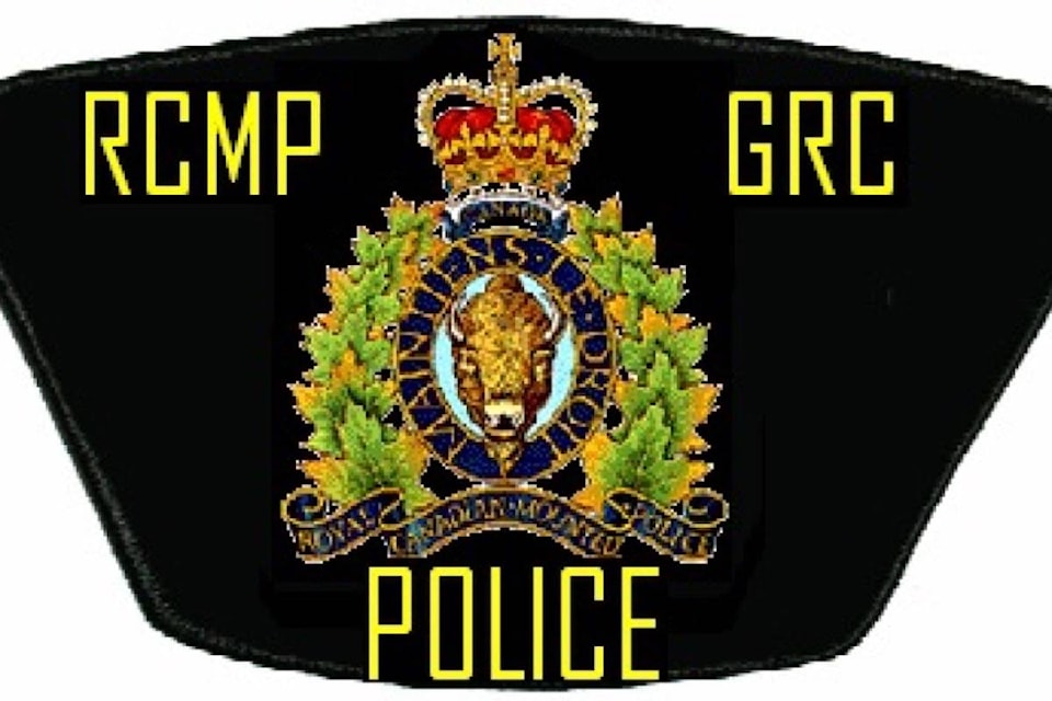 9446097_web1_171120-ACC-M-RCMP-shoulder-flash