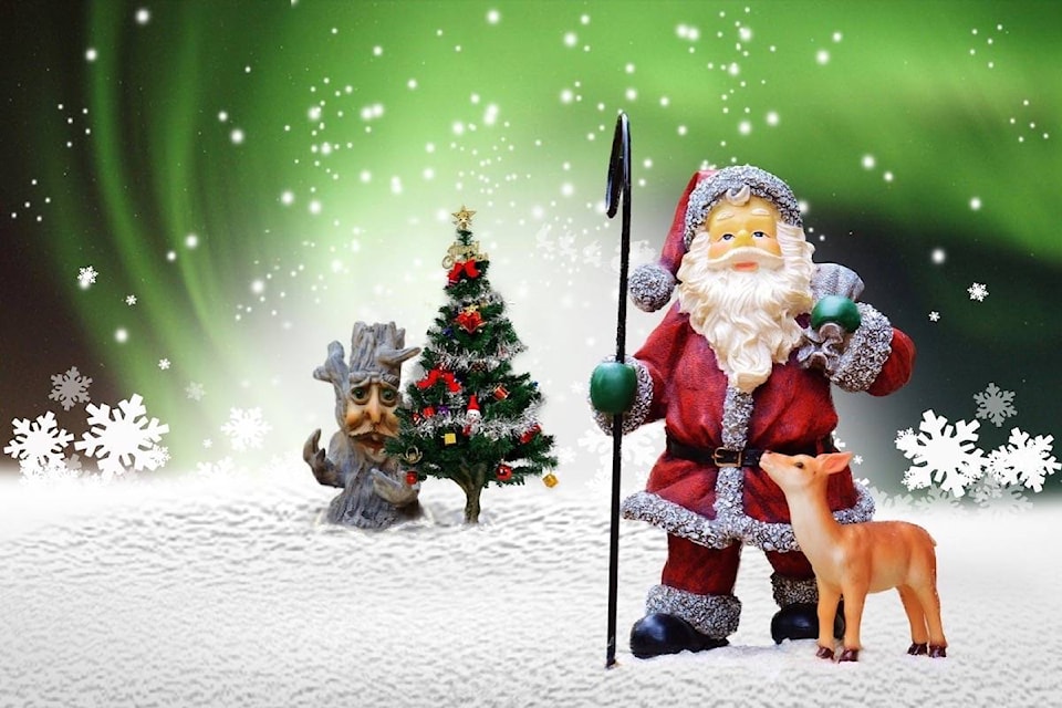 9737603_web1_171212-ACC-M-Santa-and-reindeer