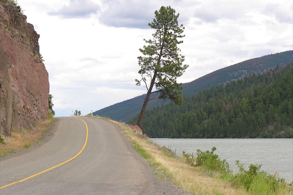 11664841_web1_180501-ACC-M-Loon-Lake-road