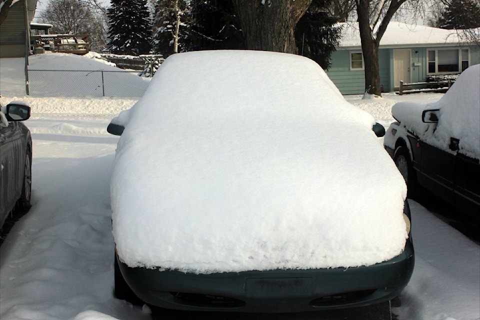 14529377_web1_181127-ACC-M-snow-covered-car