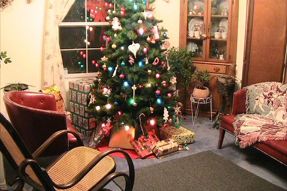 14715986_web1_181211-ACC-M-Christmas-tree-CE-Price