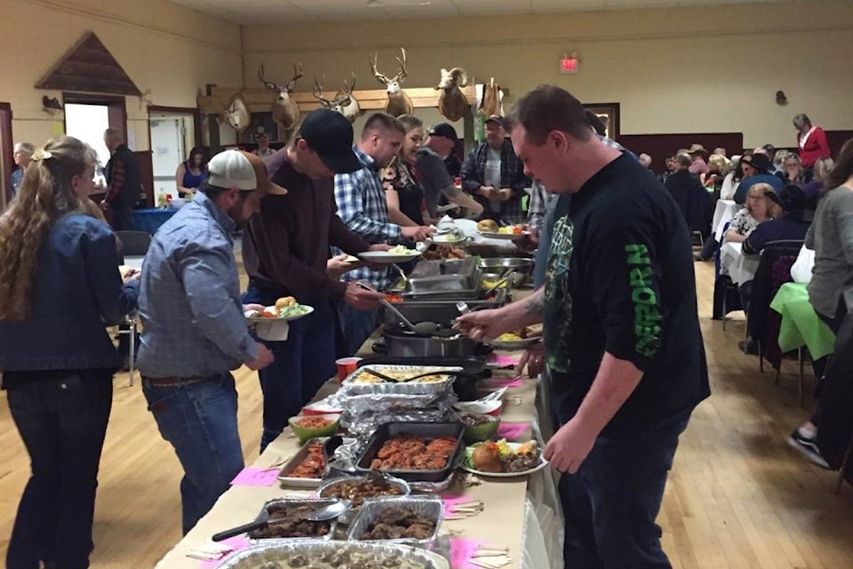 16599822_web1_190429-ACC-M-GameDinner5