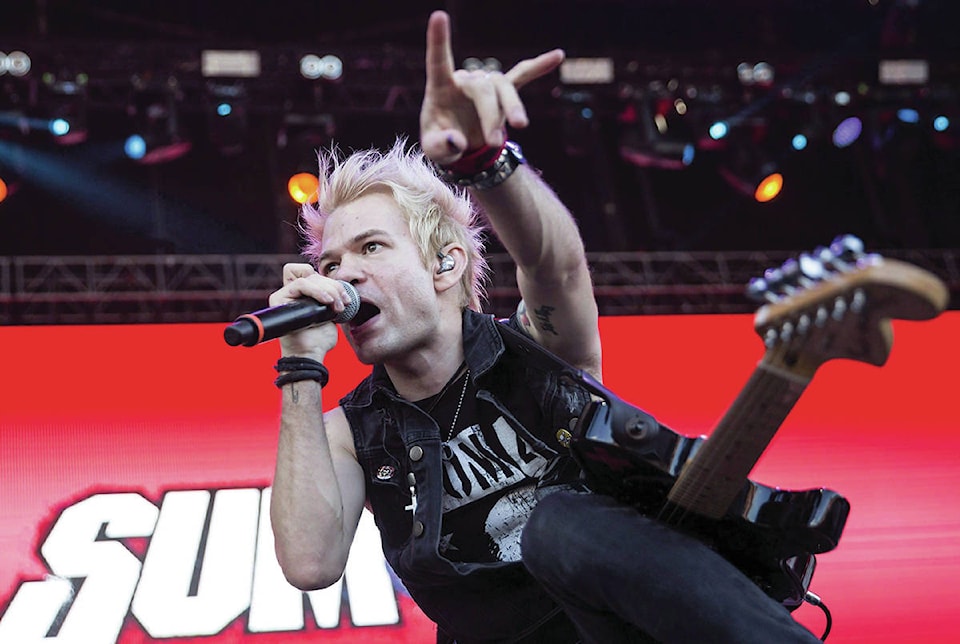 17640767_web1_190710-RDA-Deryck-Whibley