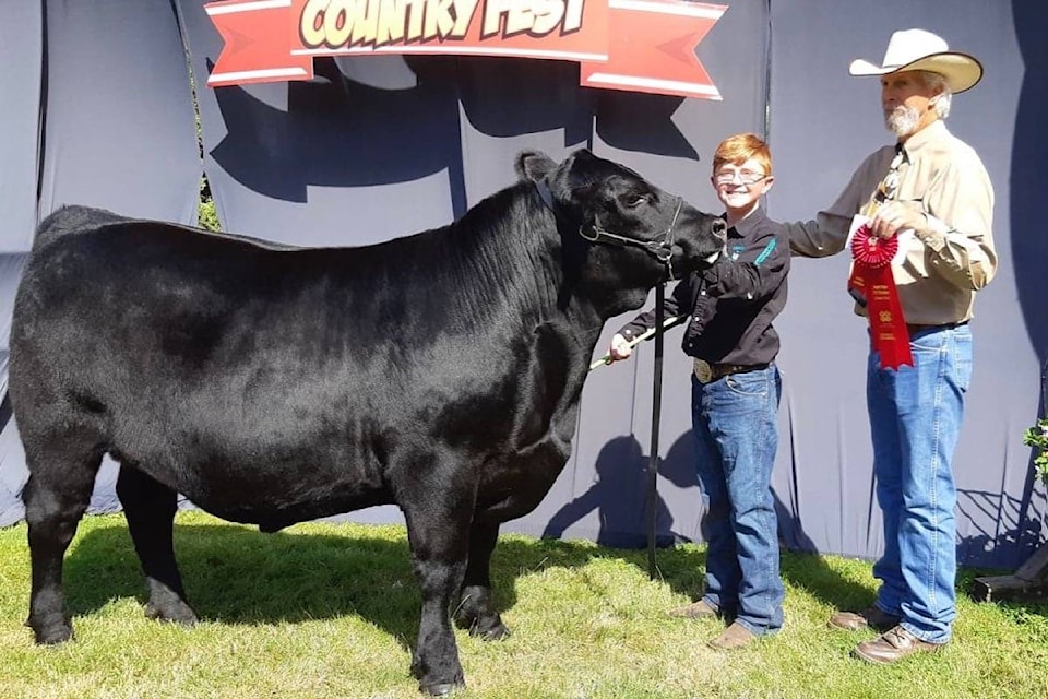 17957049_web1_190813-ACC-M-Waylon-Reserve-Champion-Jr-showman