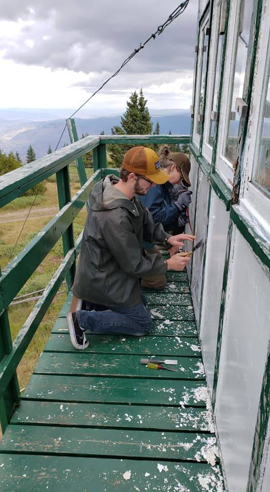 18158146_web1_Cornwall-lookout-paint-scraping