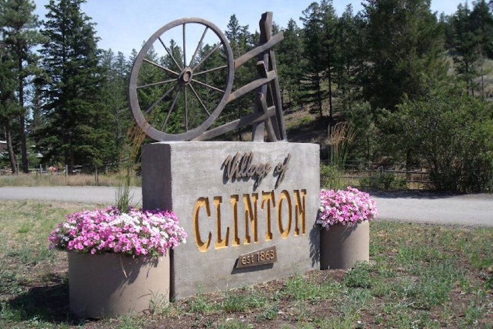 20585840_web1_200220-ACC-Clinton-news-Clinton_1
