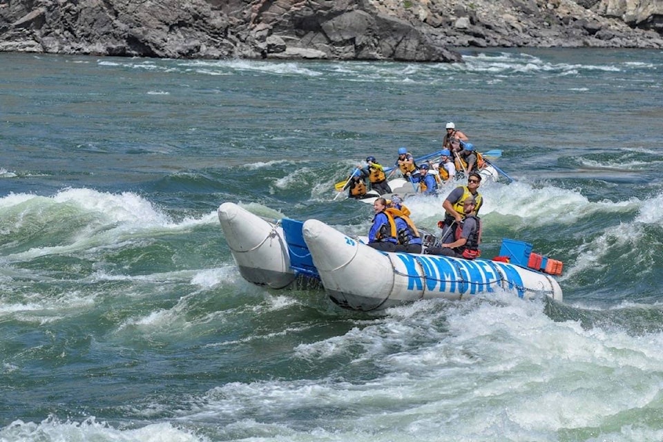 21909082_web1_200716-ACC-Kumsheen-rafting-KumsheenRafting_2