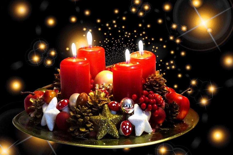 23521229_web1_201210-ACC-Christmas-fire-safety-ChristmasCandles_2