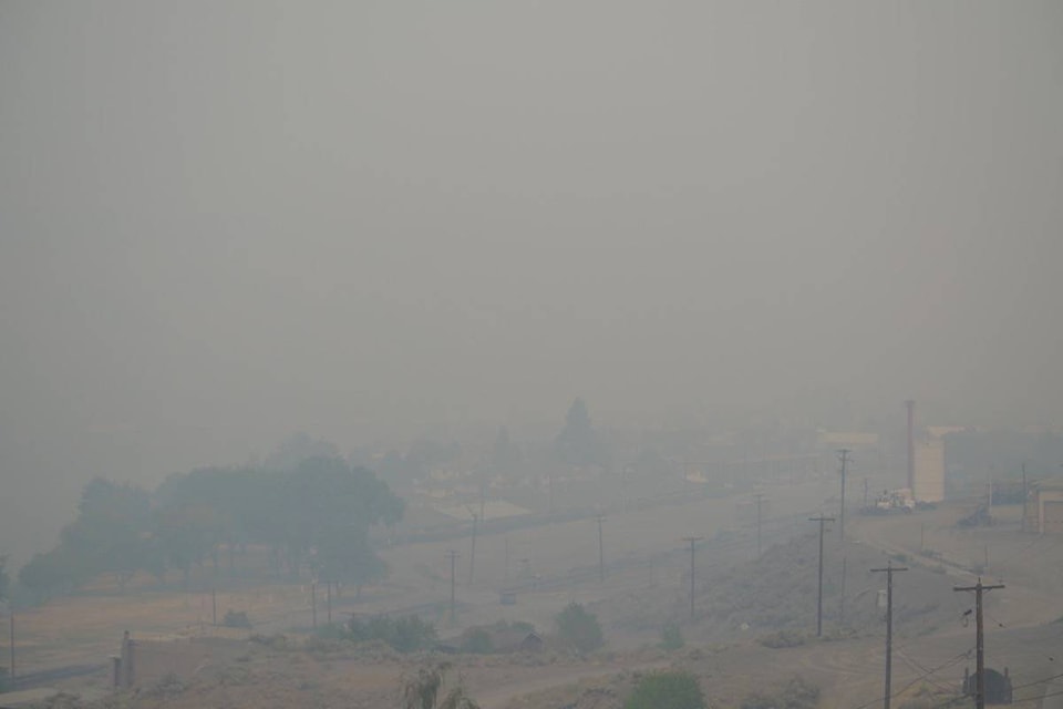 25935032_web1_210729-ACC-Wildfire-smoke-WildfireSmoke_2