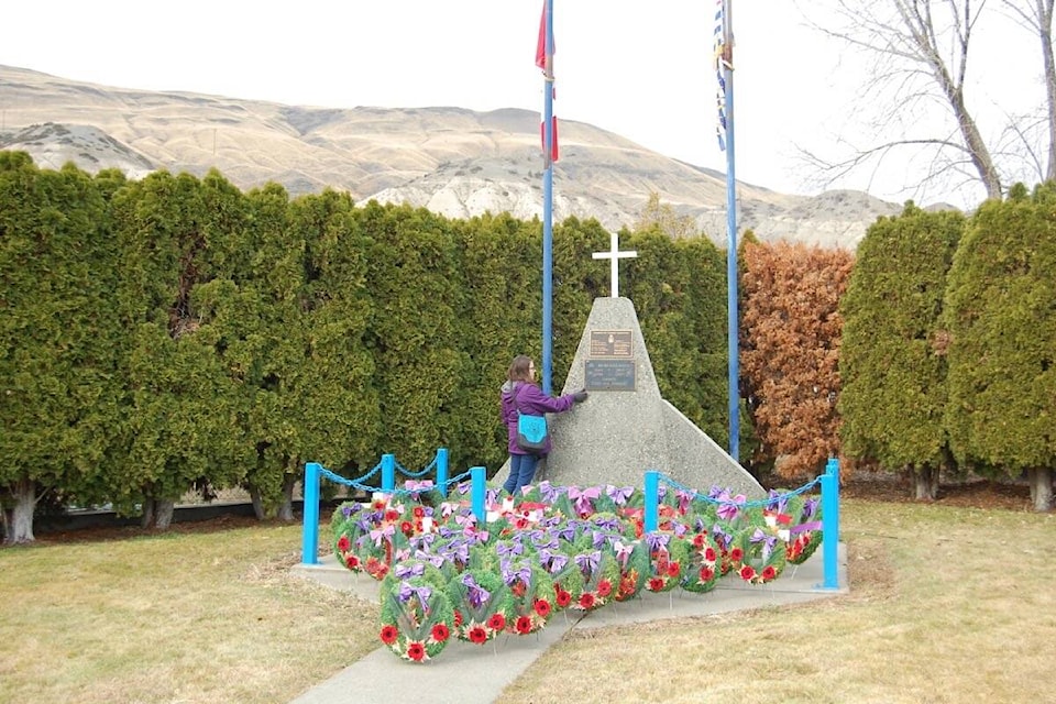 26866335_web1_201008-ACC-Ashcroft-legion-RemembranceDay_1