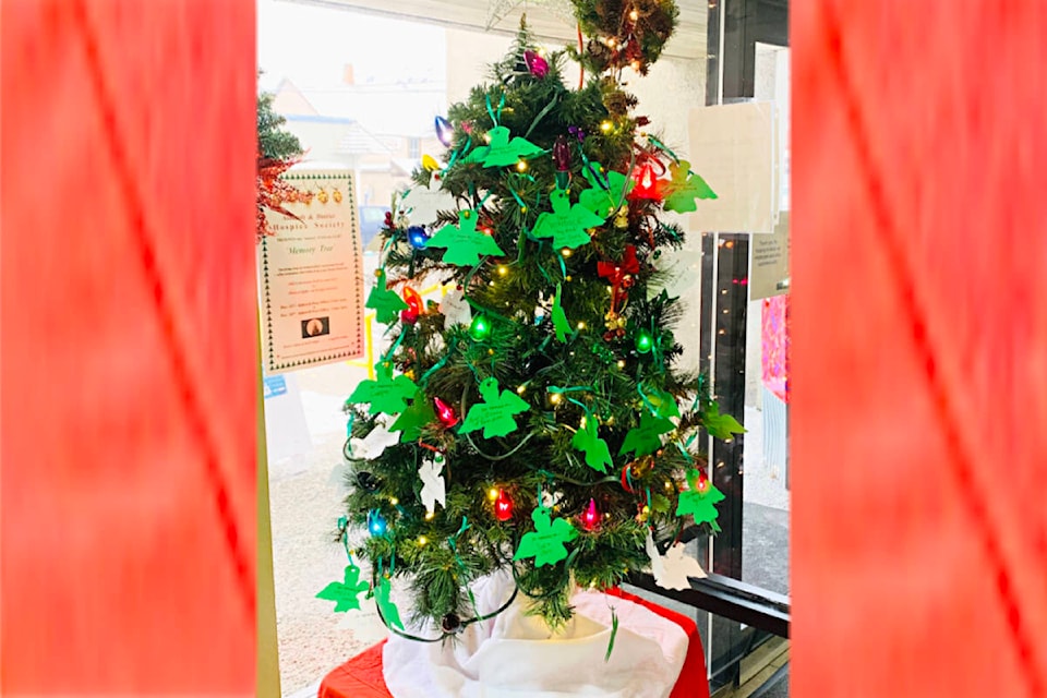 The Ashcroft and District Hospice Society’s Memory Tree was in Spences Bridge and Ashcroft recently, and volunteers gratefully accepted the generous donations from community members. (Photo credit: Ashcroft and District Hospice Society)