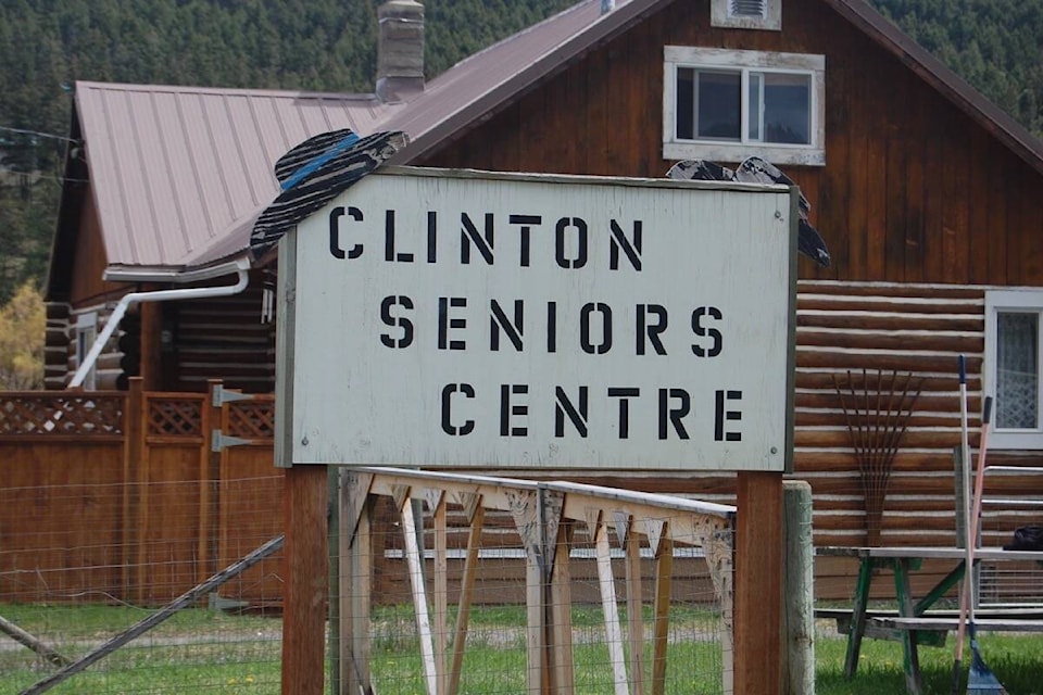 31372355_web1_200903-ACC-Clinton-seniors-ClintonSeniors_1