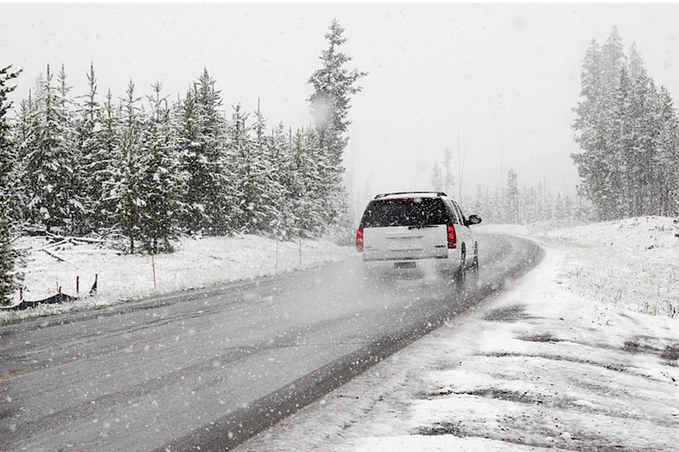 31921271_web1_221124-SAA-snowfall-warning-pixabay-photo