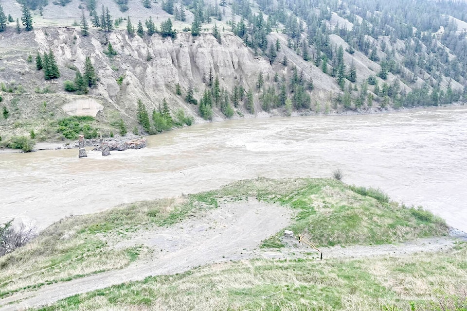 32657076_web1_230511-WLT-Flood-Watch_1