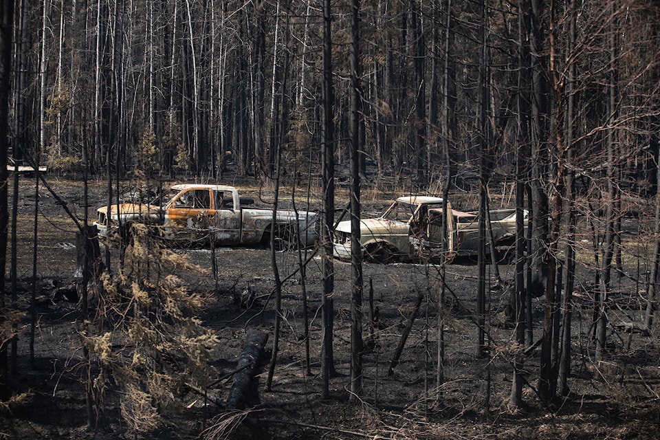 32683548_web1_230510-CPW-Western-Canada-heat-wave-fire_1