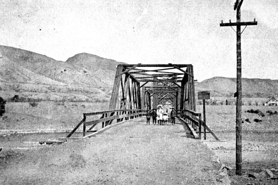 32923227_web1_230608-ACC-Journal-archives-AshcroftBridge_2