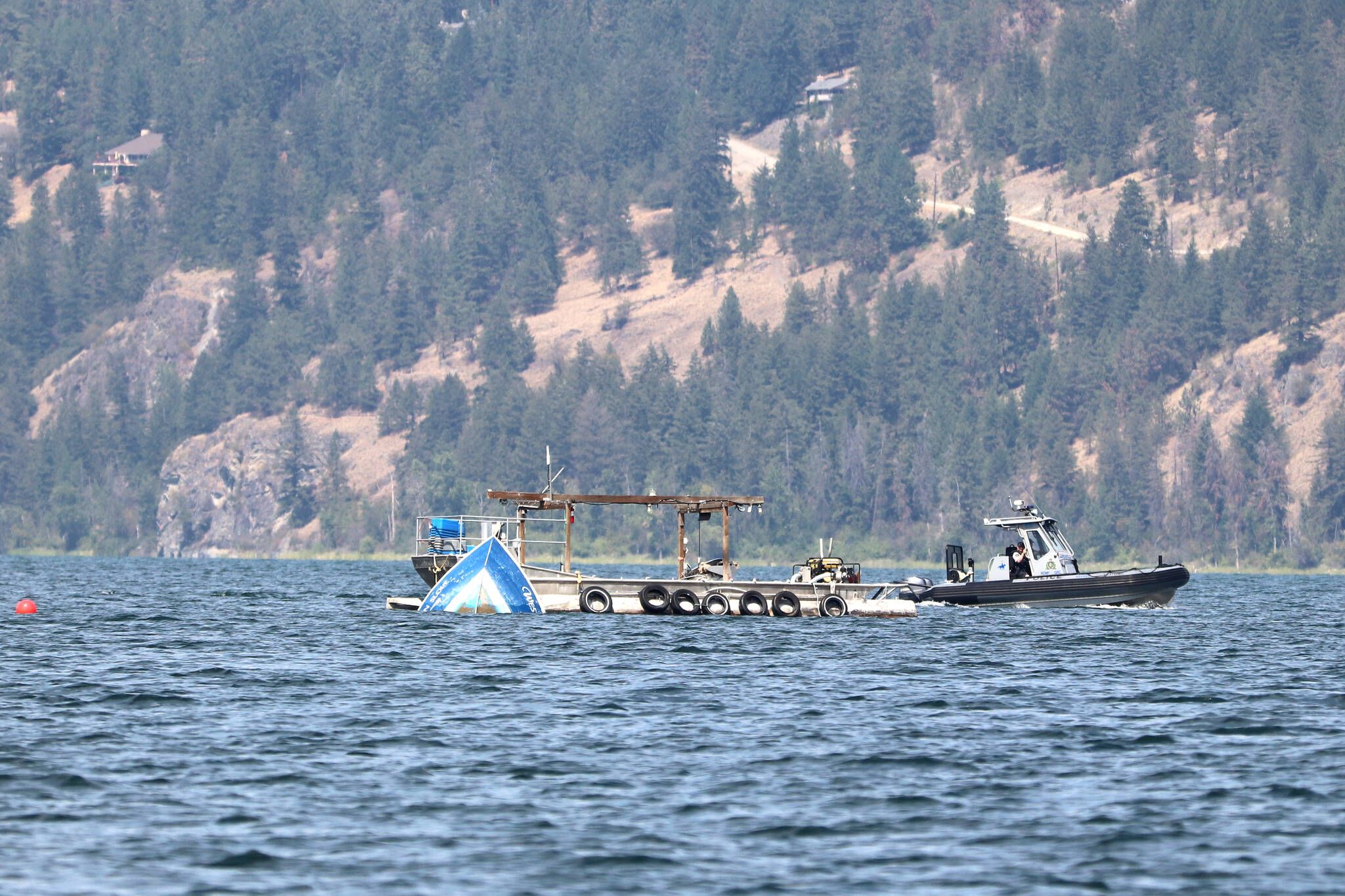 33462844_web1_230803-VMS-boat-recovery-travis_3