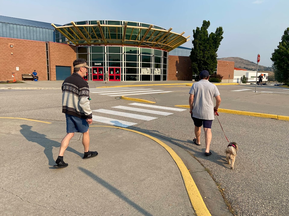 33680633_web1_230824-VMS-evacuees-ESS_4