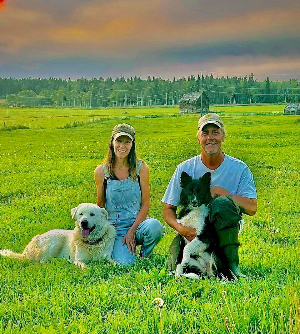 33628879_web1_230822-WLT-CasualCountry-RoseRanch_1