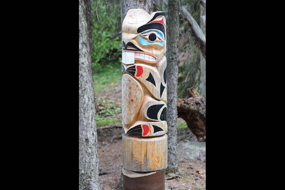 One of the beautiful totem poles located throughout the park. (Fiona Grisswell photo 100 Mile Free Press)