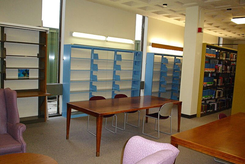 34116079_web1_231012-ACC-Editors-desk-Bookshelves_1