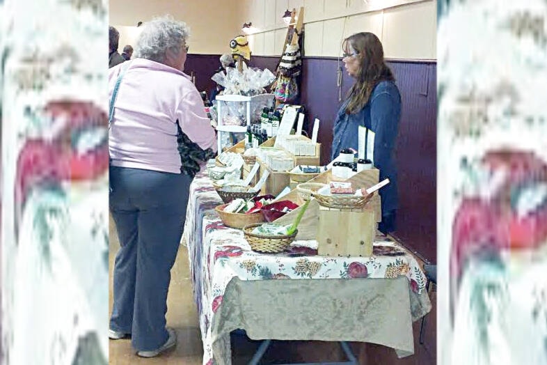 34241307_web1_231019-ACC-Clinton-craft-fair-CraftFair_1