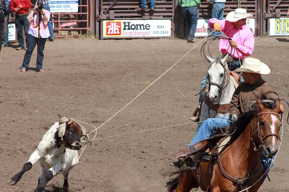 8056782_web1_170809-PON-tees-rodeo_7