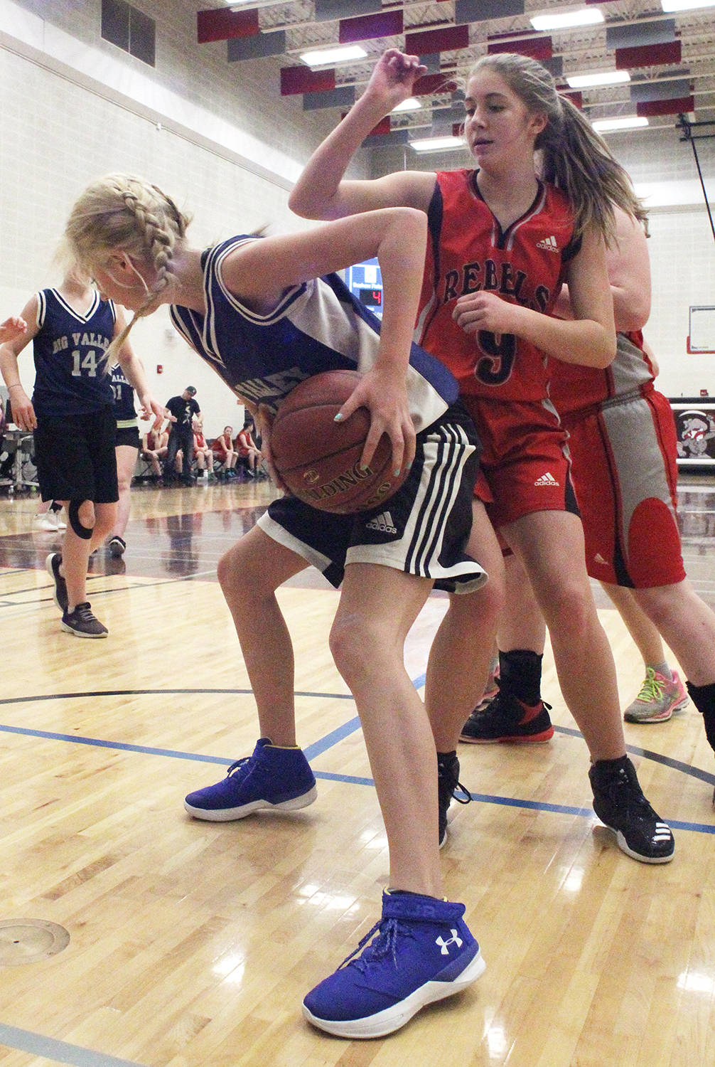 10837724_web1_180307-BAS-bashaw-junior-bball_4