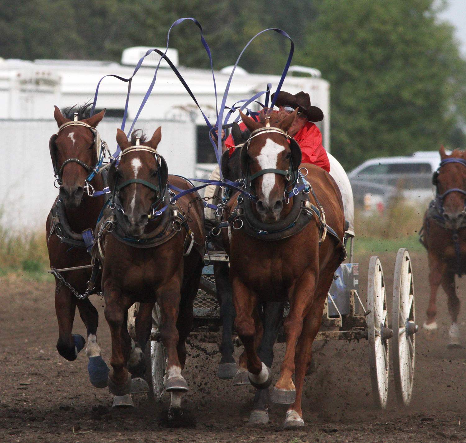 13288672_web1_180829-BAS-chuckwagons_6