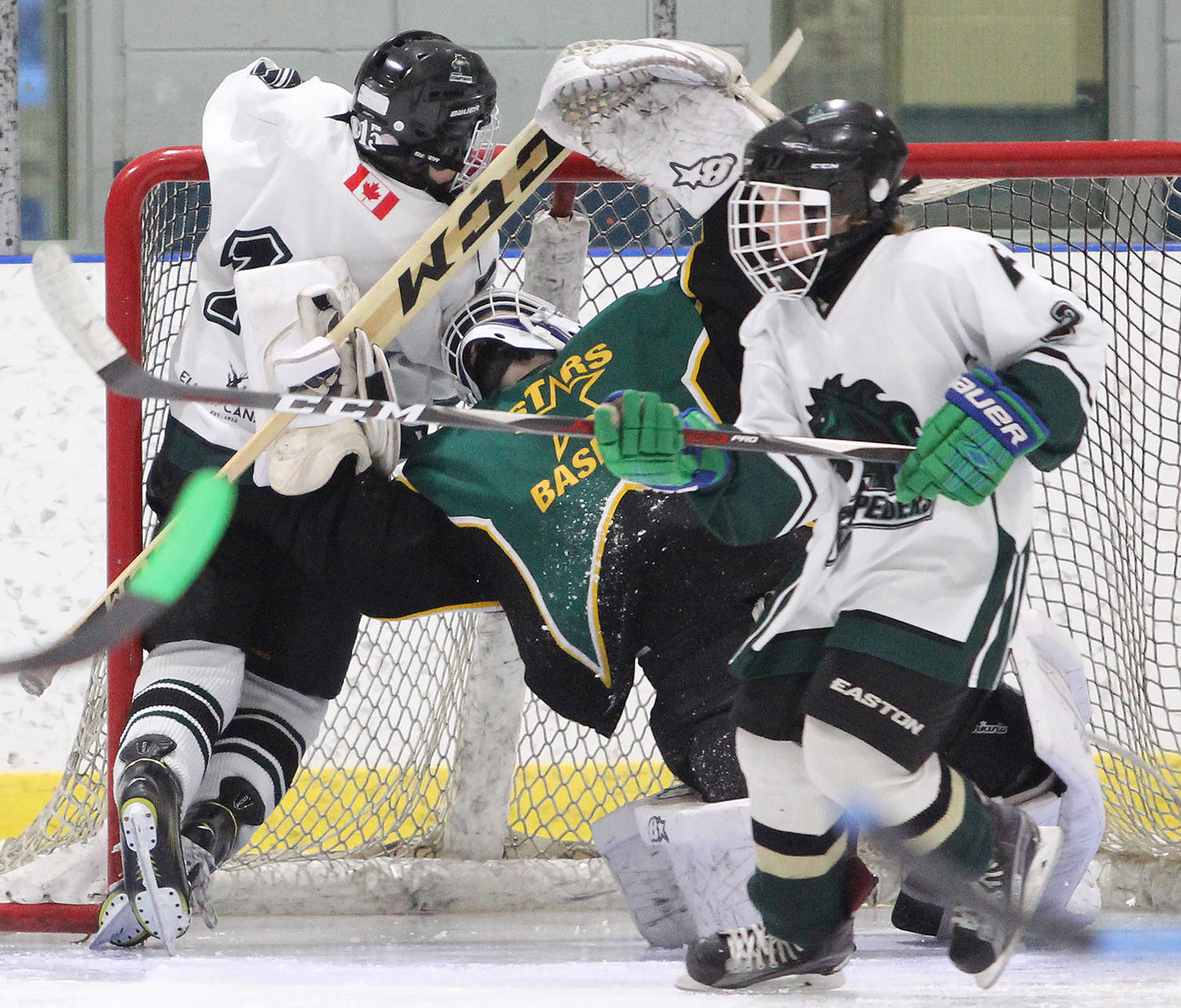 15119941_web1_190116-BAS-peewee-vs-ponoka_4