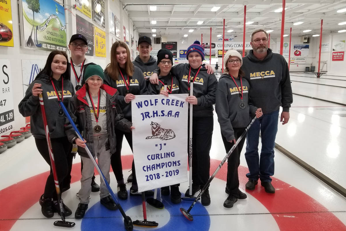 16040662_web1_copy_190320-PON-mecca-glen-curling_1