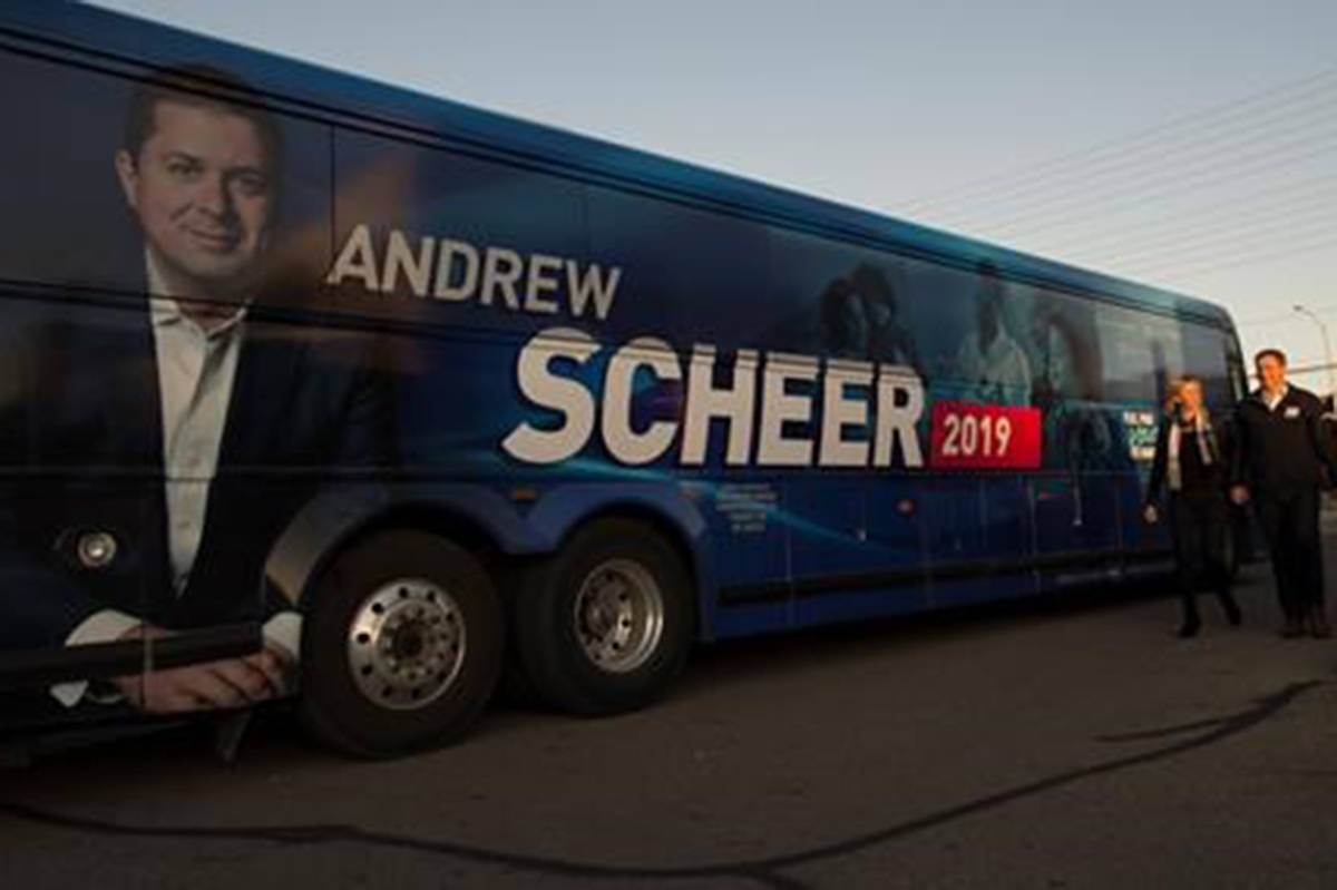 Scheer takes Conservative campaign close to notorious Quebec border crossing