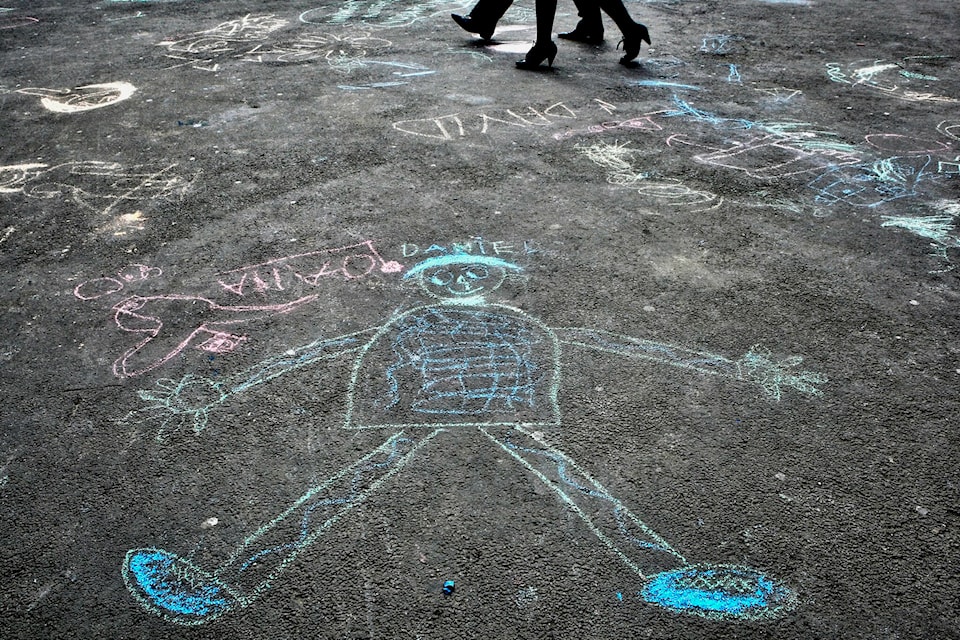 26826230_web1_211014-CPW-Sociability-hormone-autism-chalk_1