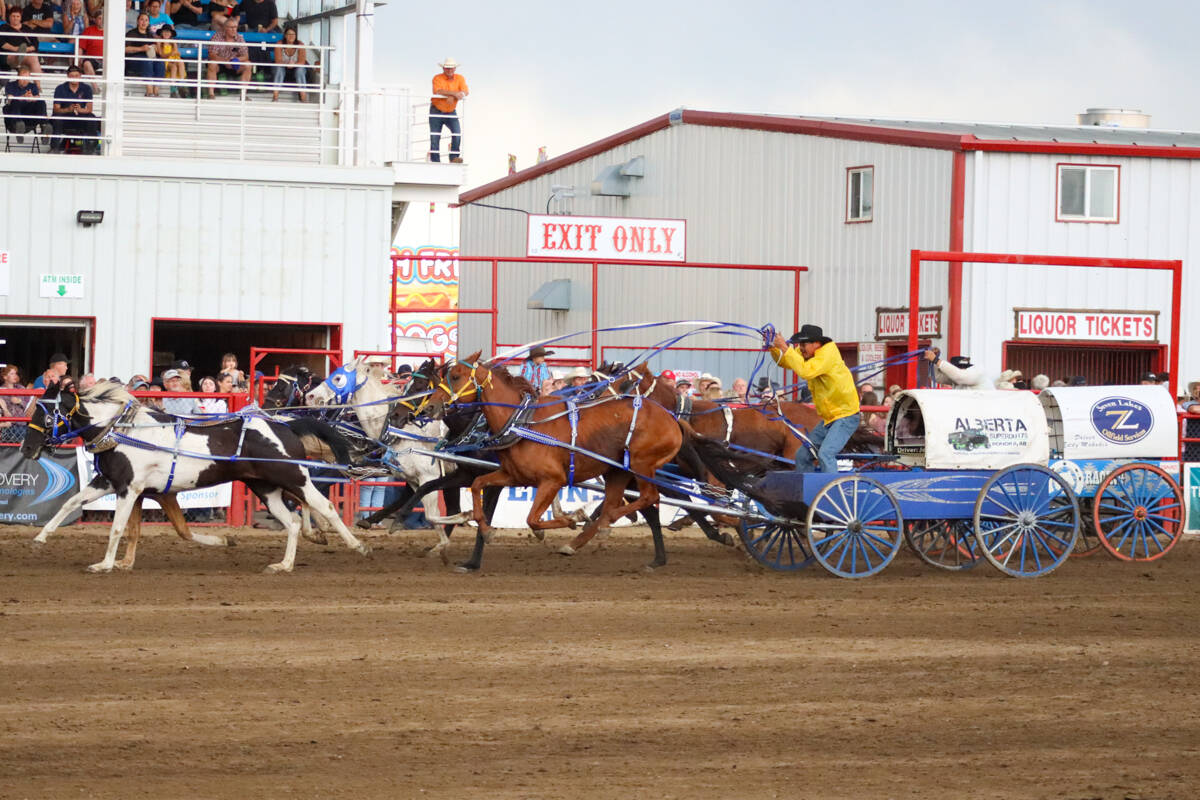 33187529_web1_23070-PON-Stampede-Day-5-Chuckwagons-KE_15