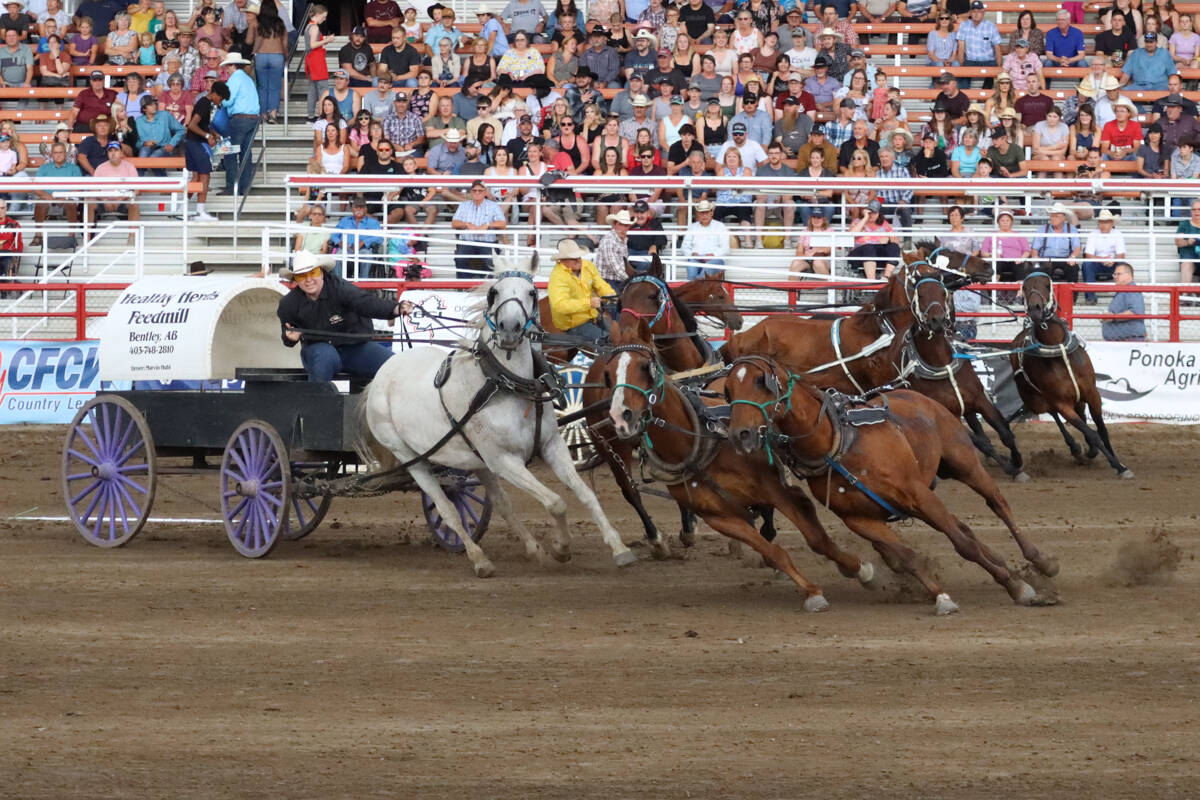 33187529_web1_23070-PON-Stampede-Day-5-Chuckwagons-KE_16