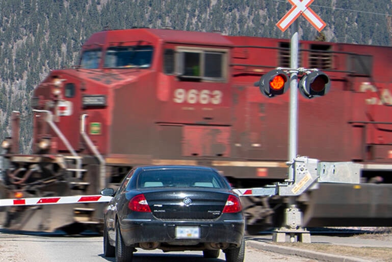 34562511_web1_200612-SAA-C-rail-crossing_1