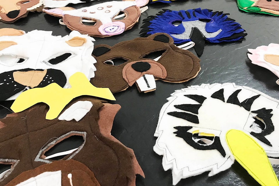 17566426_web1_masks