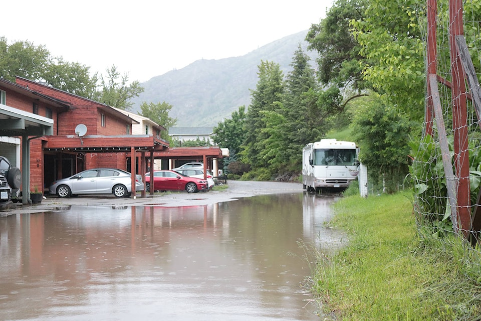 21780232_web1_200610-GFG-townhouse-flooded-June10_2