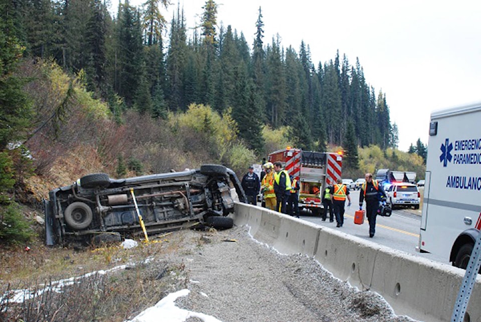 23151669_web1_201028-TDT-Car-crashes-Trail_1