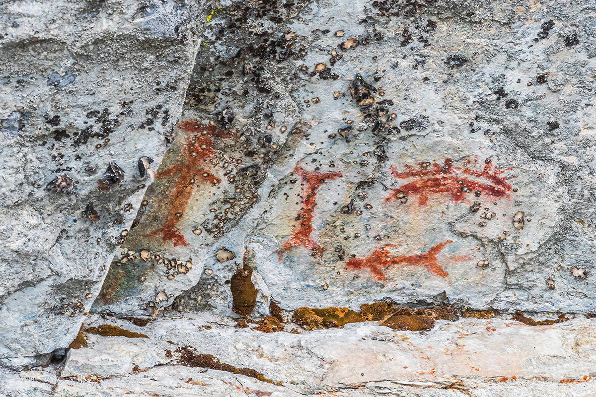 Rent a speedboat to explore the Indigenous pictographs at Christina Lake. (Photo: Peter Kalasz)