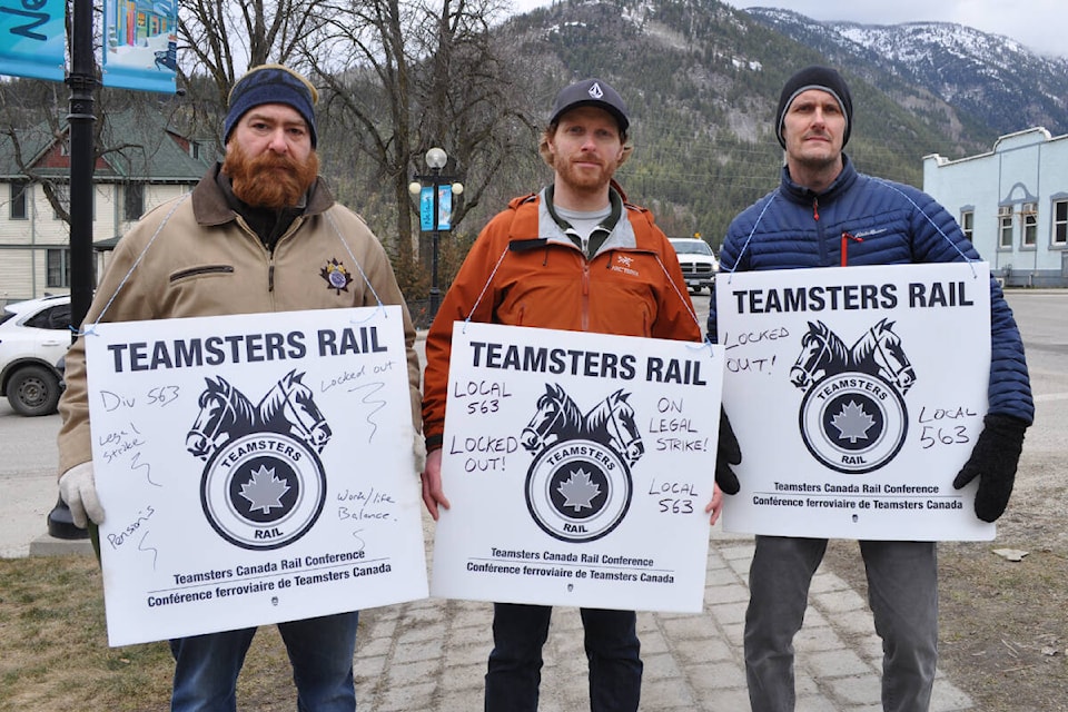 28532144_web1_220324-KWS-Teamsters_1